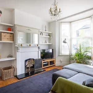 King Bd, Spacious 4bd Victorian In Hove, 5 Mins From Beach! Brighton