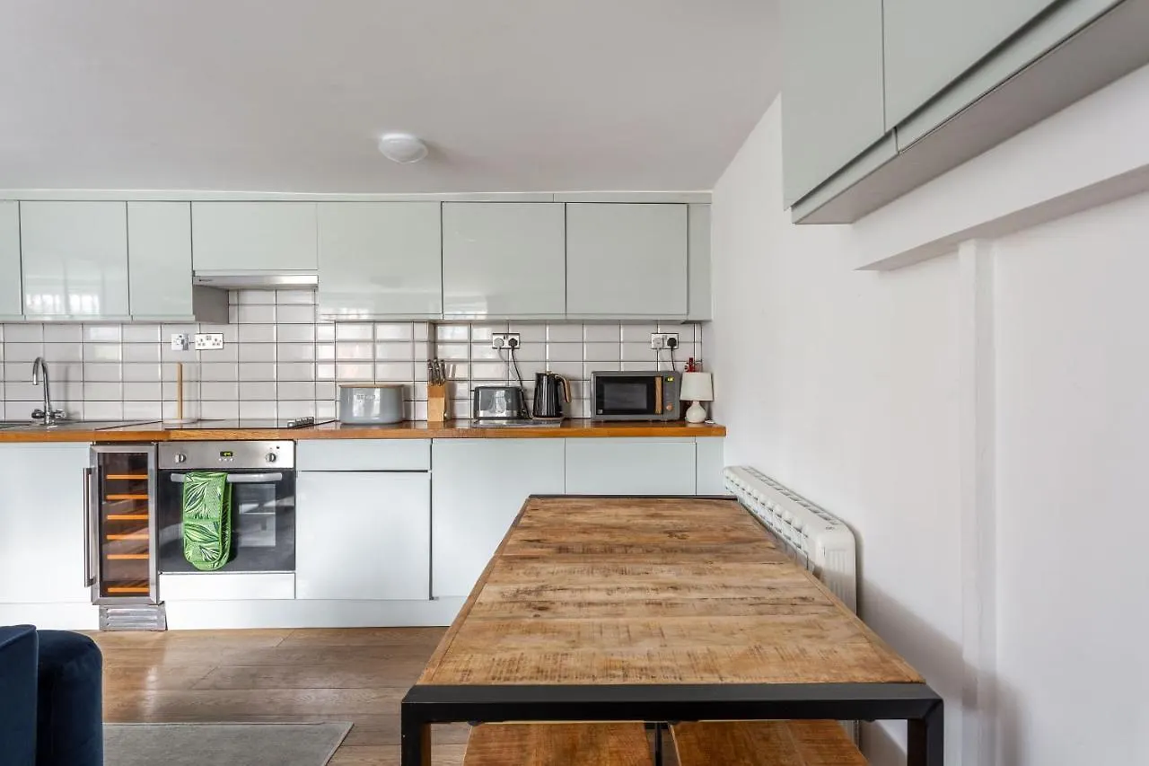 Central Grand Parade Apartment Brighton